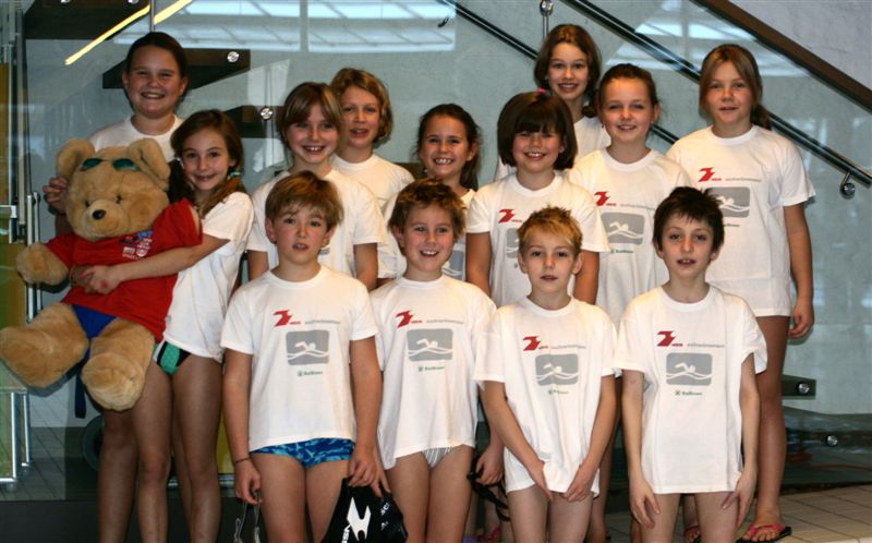 Gruppe i. Schwimmbad -1